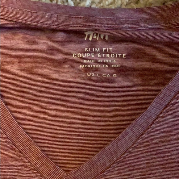 H&M t-shirt XL or L slim fit (runs smaller) - Picture 6 of 6